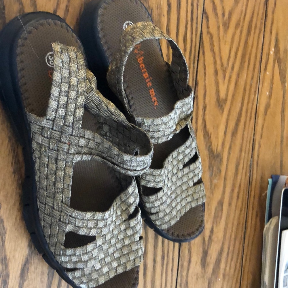 Bronze Bernie Mev sandals size 8
